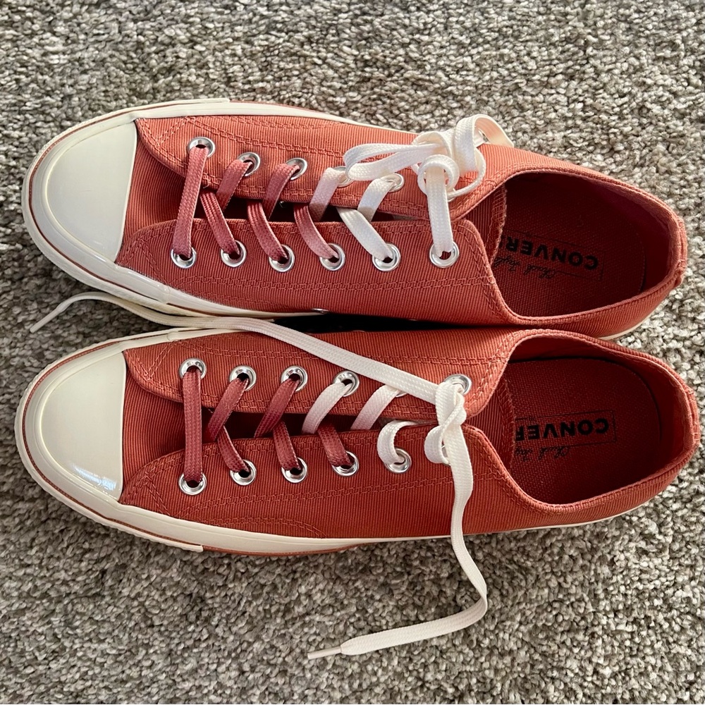 Converse low top - New 8.5 / 7 Russet/salmon color & cream. SO CUTE.